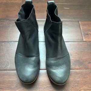 Sorel Black Ankle Booties with Slip-On Design